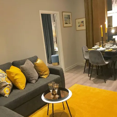Cosy And Central/newly Renovated With Amenities 公寓 *