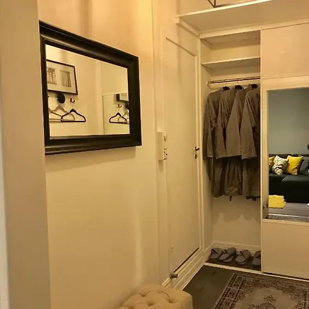 Cosy And Central/newly Renovated With Amenities 公寓